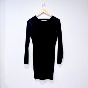 DYNAMITE Black velvet mini dress | Long sleeve open back | Small *